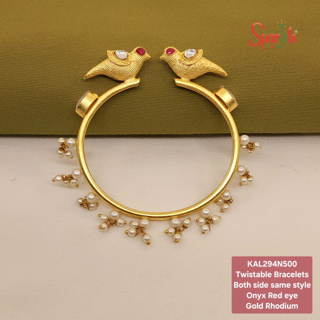 What Is a Charm Bracelet?