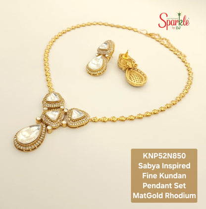 Fine Kundan Pendant Set