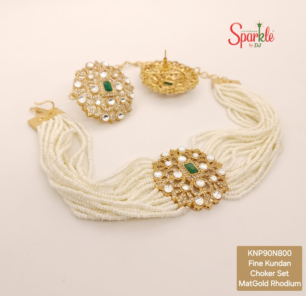 Fine Kundan Choker Set with clustered Pearl strings