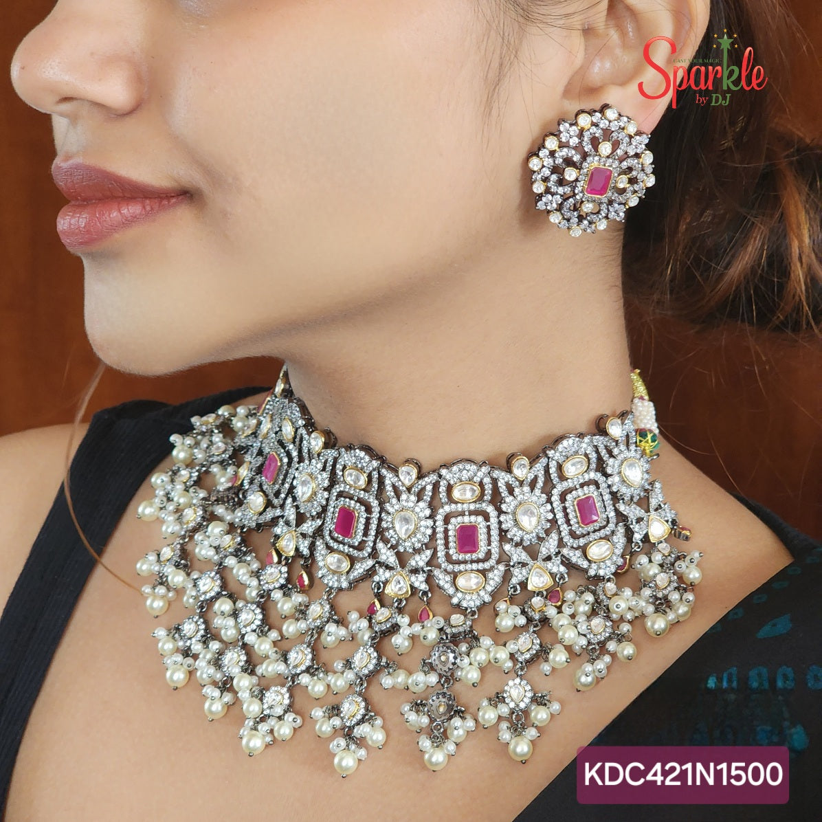 Fine kundan choker set with studs