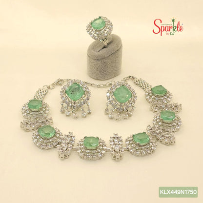 Alia necklace set of 3 items with semiprecious green doublets