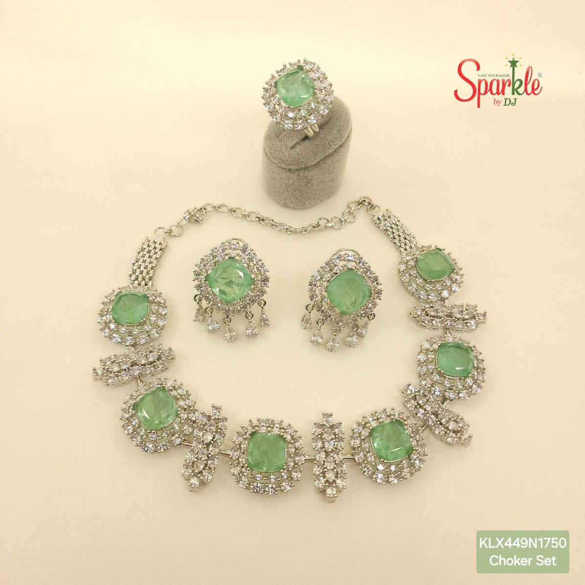 Alia necklace set of 3 items with semiprecious green doublets